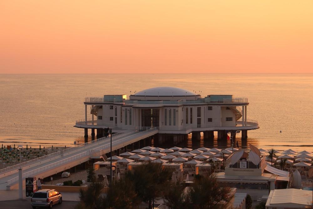 Hotel Cristallo เซนีกัลเลีย ภายนอก รูปภาพ