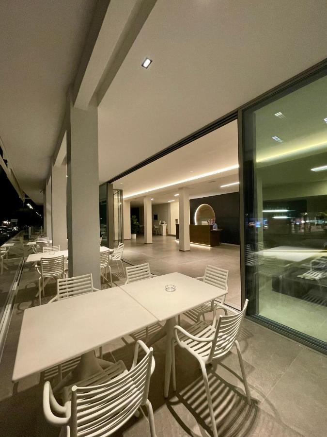 Hotel Cristallo เซนีกัลเลีย ภายนอก รูปภาพ