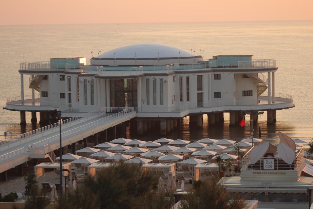 Hotel Cristallo เซนีกัลเลีย ภายนอก รูปภาพ